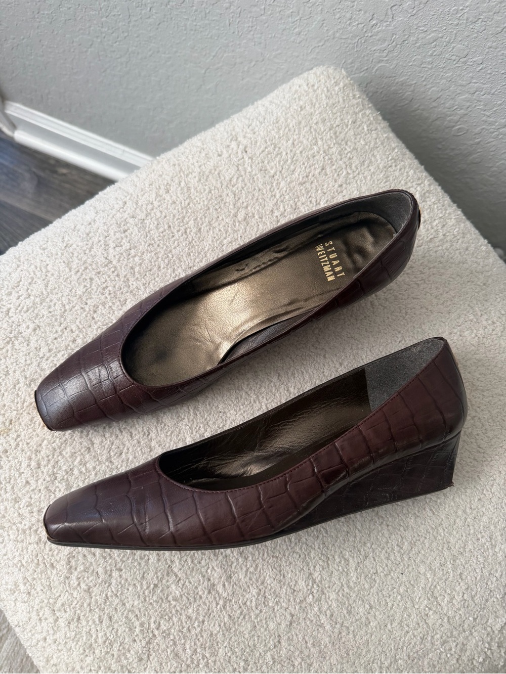 Stuart Weitzman Crocodile Embossed Wedge Pumps in Brown US 8 M